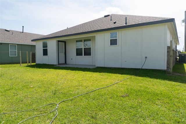 75 Road 51030, Cleveland, TX 77327