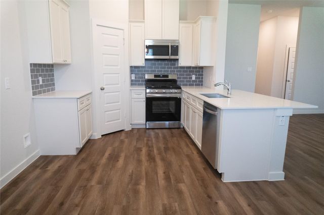 75 Road 51030, Cleveland, TX 77327