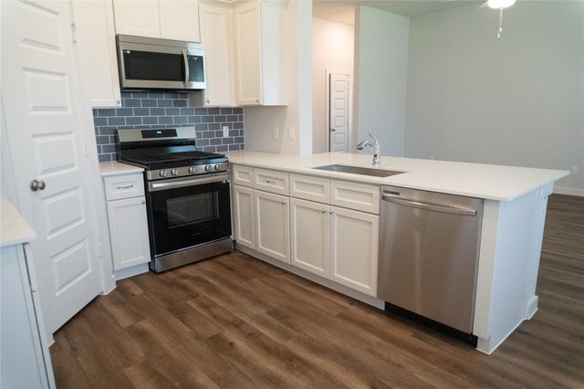 75 Road 51030, Cleveland, TX 77327
