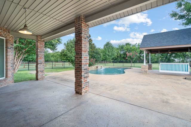 2505 Winthrop Hill Road, Denton, TX 76226
