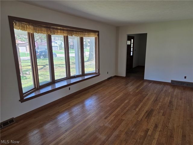 32667 Carriage Lane, Avon Lake, OH 44012