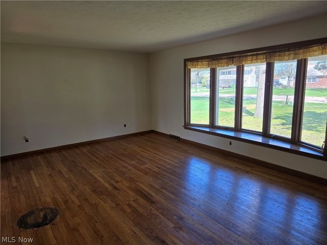 32667 Carriage Lane, Avon Lake, OH 44012