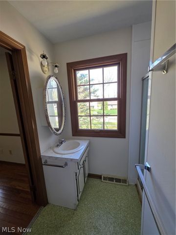 32667 Carriage Lane, Avon Lake, OH 44012