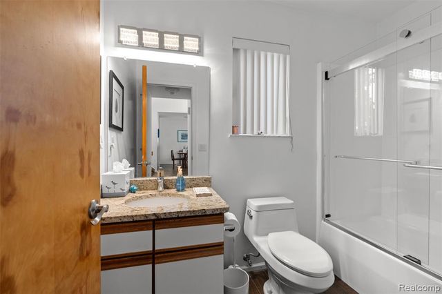 4616 Cass Elizabeth Road, Waterford, MI 48328