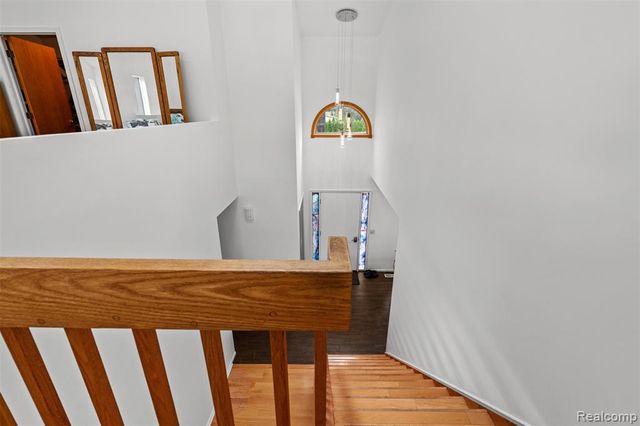 4616 Cass Elizabeth Road, Waterford, MI 48328