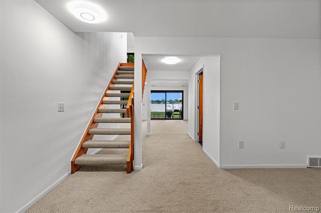 4616 Cass Elizabeth Road, Waterford, MI 48328