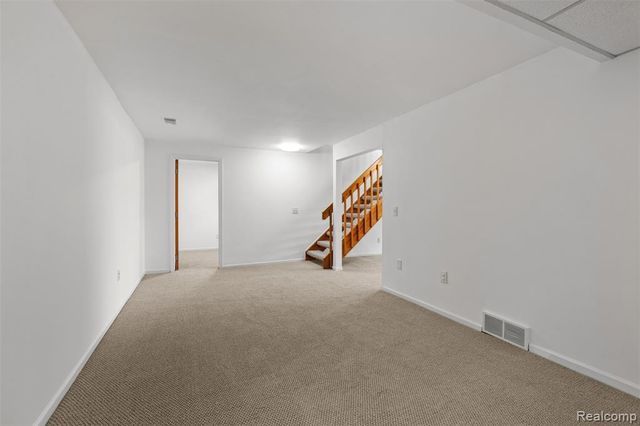 4616 Cass Elizabeth Road, Waterford, MI 48328