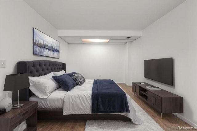 4616 Cass Elizabeth Road, Waterford, MI 48328