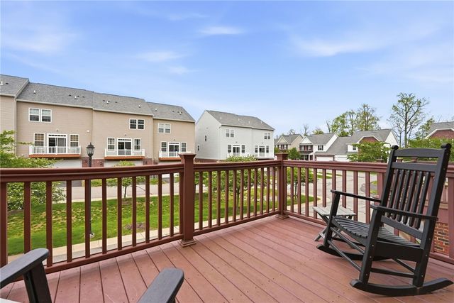 208 Linehan Pl, Cranberry Twp, PA 16066