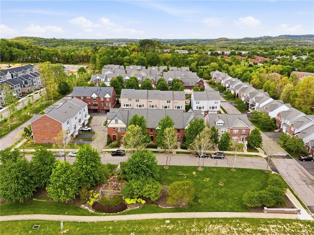 208 Linehan Pl, Cranberry Twp, PA 16066
