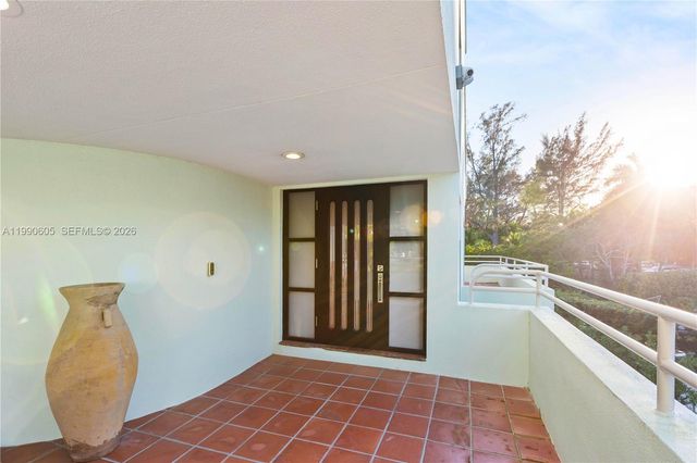 3520 Rockerman Rd, Miami, FL 33133