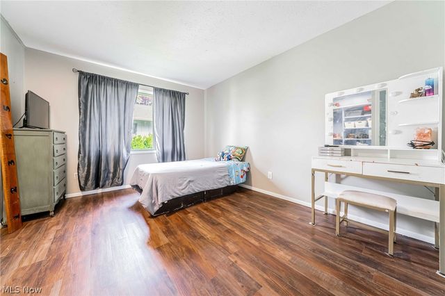 6165 Creekside Lane, North Ridgeville, OH 44039