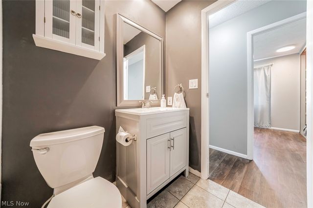 6165 Creekside Lane, North Ridgeville, OH 44039