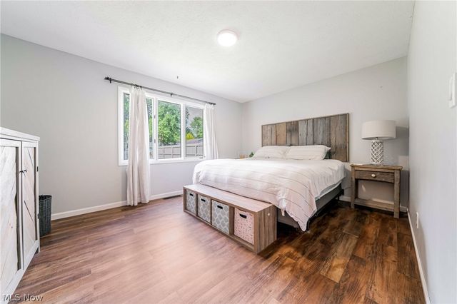 6165 Creekside Lane, North Ridgeville, OH 44039