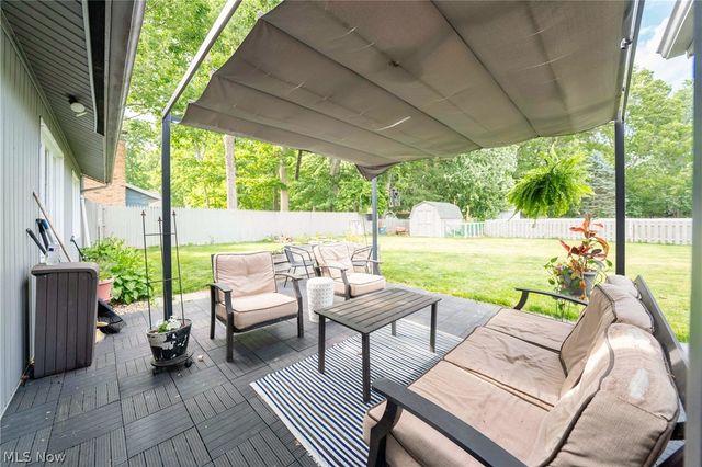 6165 Creekside Lane, North Ridgeville, OH 44039