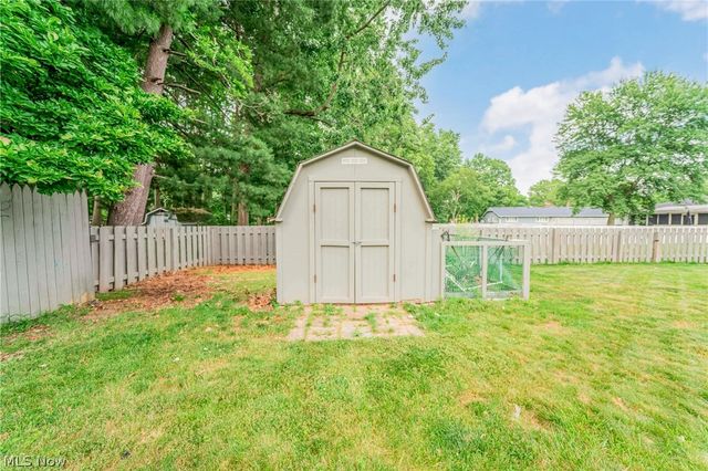 6165 Creekside Lane, North Ridgeville, OH 44039