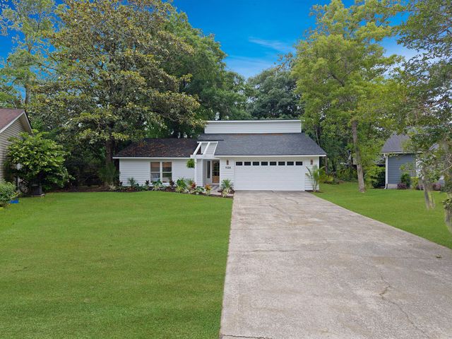 1129 Yorktown Court, Mount Pleasant, SC 29464