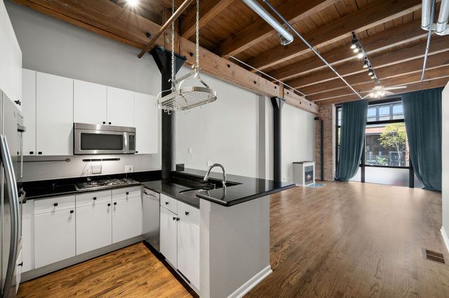 701 W Jackson Boulevard 102, Chicago, IL 60661