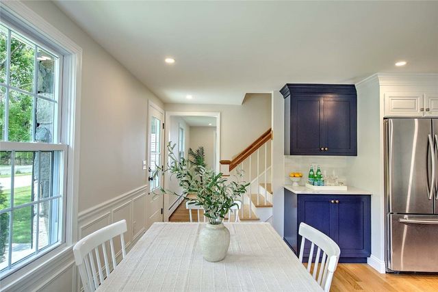 1 Cheshire Drive, Barrington, RI 02806