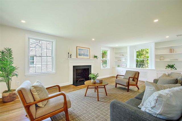 1 Cheshire Drive, Barrington, RI 02806