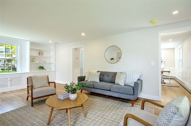 1 Cheshire Drive, Barrington, RI 02806