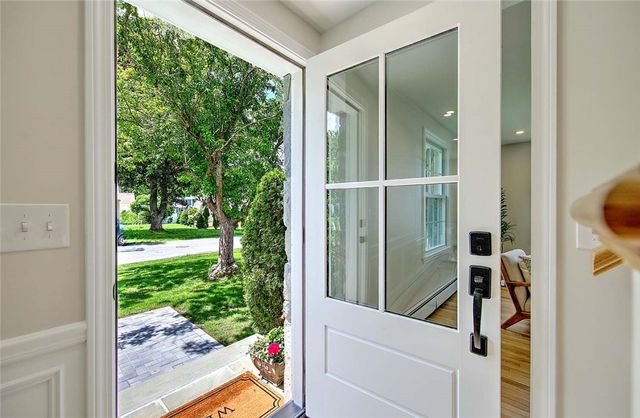 1 Cheshire Drive, Barrington, RI 02806