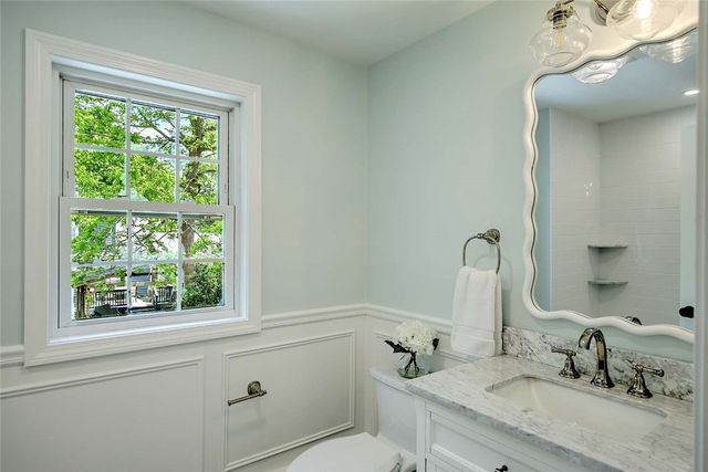 1 Cheshire Drive, Barrington, RI 02806