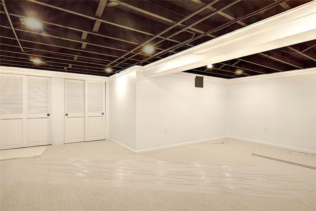 1 Cheshire Drive, Barrington, RI 02806