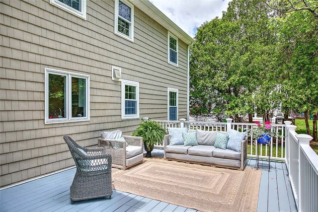1 Cheshire Drive, Barrington, RI 02806