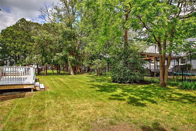 1 Cheshire Drive, Barrington, RI 02806
