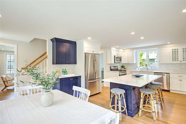 1 Cheshire Drive, Barrington, RI 02806