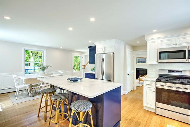 1 Cheshire Drive, Barrington, RI 02806