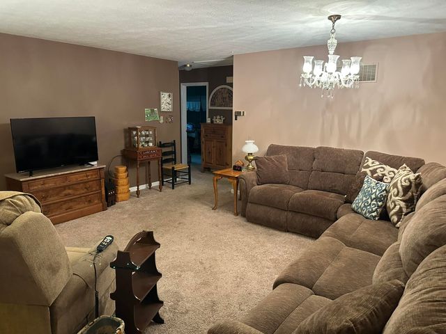 102 Rolling Acres Drive, Nicholasville, KY 40356