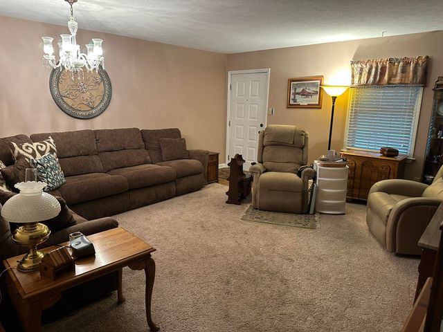 102 Rolling Acres Drive, Nicholasville, KY 40356