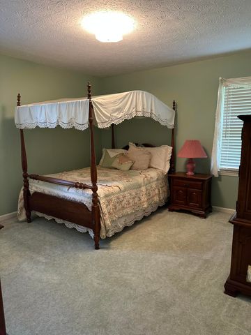 102 Rolling Acres Drive, Nicholasville, KY 40356