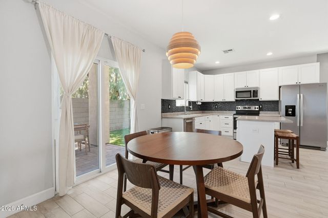 1021 E ODEUM Lane, Phoenix, AZ 85040