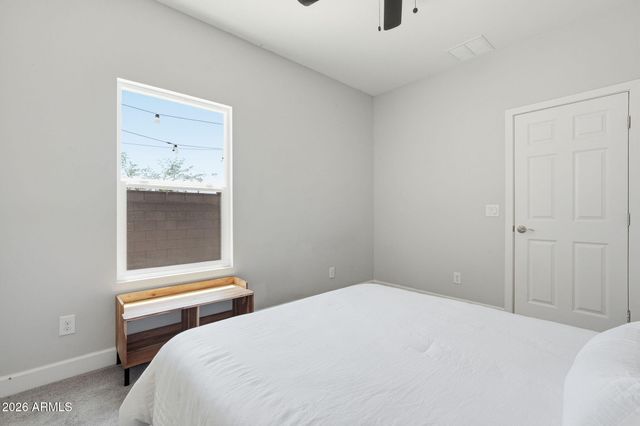 1021 E ODEUM Lane, Phoenix, AZ 85040