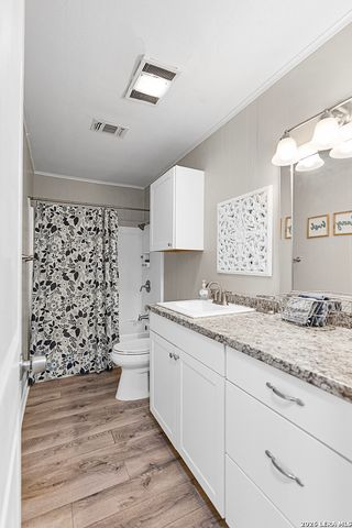 553 Matt Dillon Dr, Bandera, TX 78003