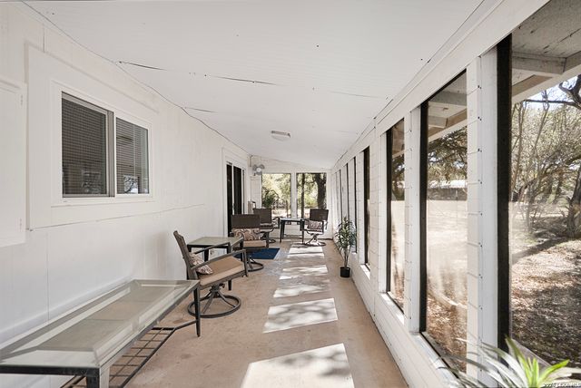 553 Matt Dillon Dr, Bandera, TX 78003