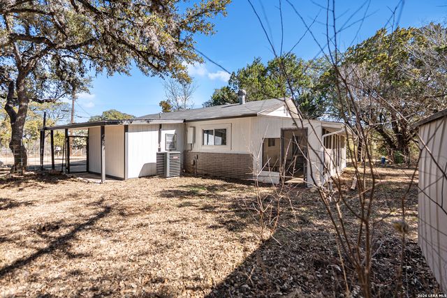 553 Matt Dillon Dr, Bandera, TX 78003