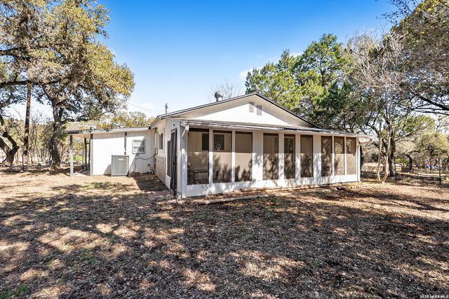 553 Matt Dillon Dr, Bandera, TX 78003