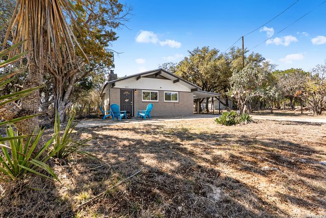 553 Matt Dillon Dr, Bandera, TX 78003