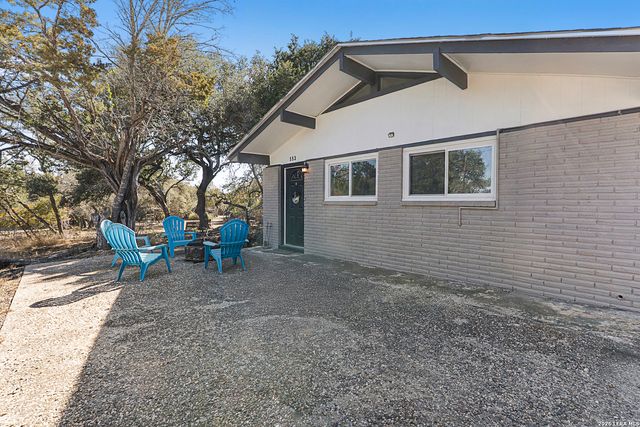 553 Matt Dillon Dr, Bandera, TX 78003