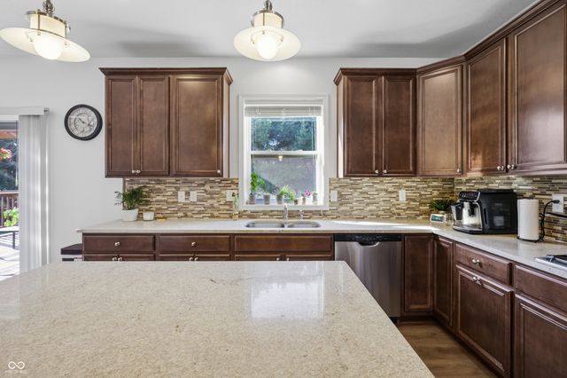 2545 Coneflower Court, Columbus, IN 47201