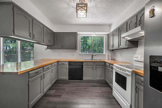 4209 Harcourt DR, Austin, TX 78727