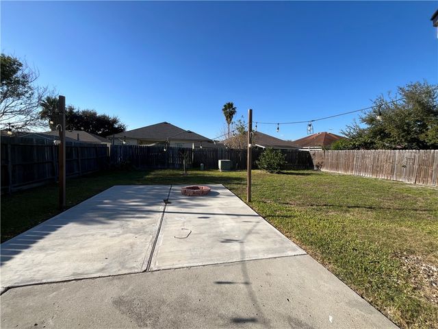 5613 Arboleda, Corpus Christi, TX 78417