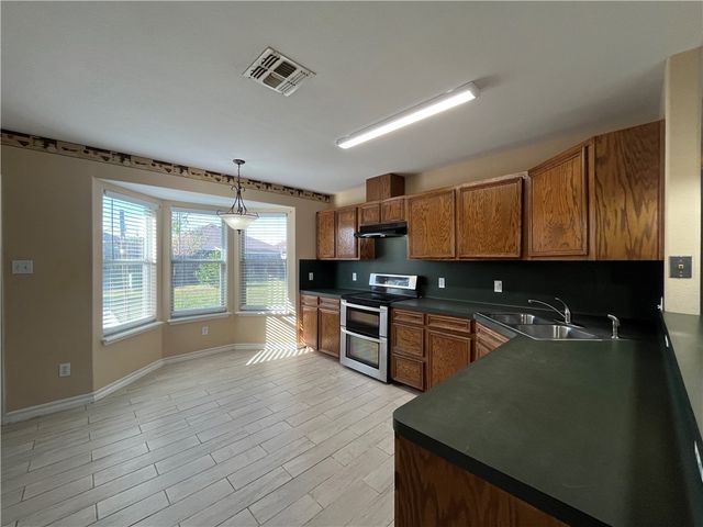 5613 Arboleda, Corpus Christi, TX 78417