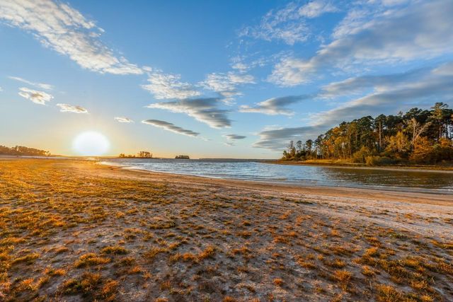 331 & 441 Shoreline Drive, Brookeland, TX 75931