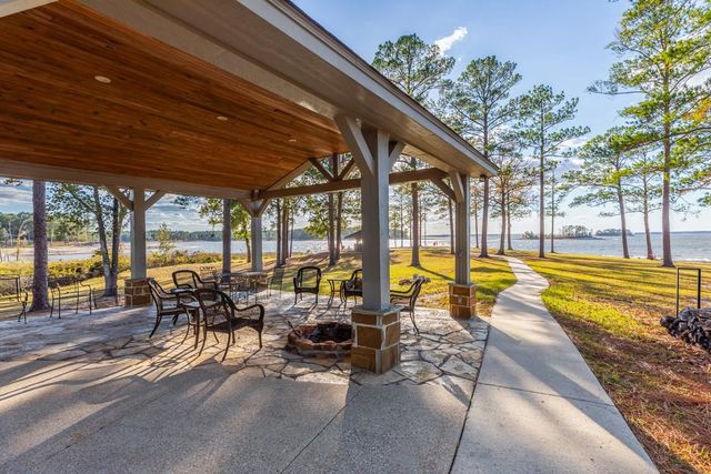 331 & 441 Shoreline Drive, Brookeland, TX 75931