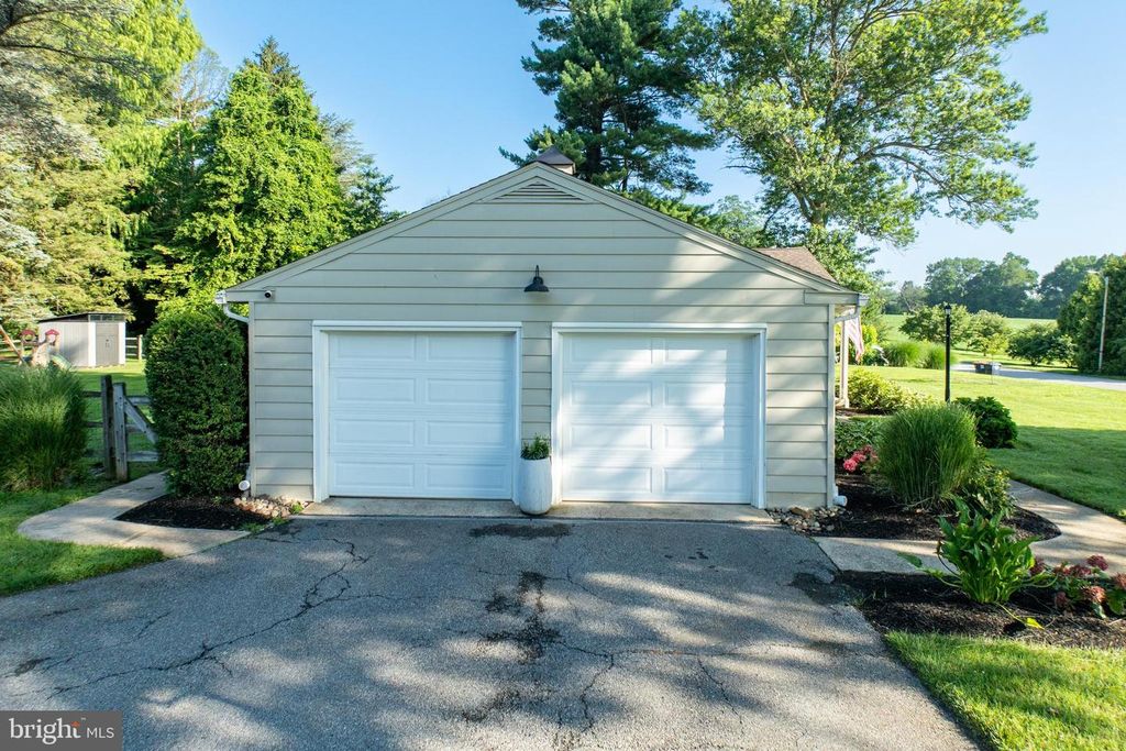 21 DOGWOOD DR, Kennett Square, PA 19348
